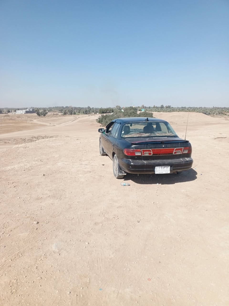 السلام عليكم سيارة سيفية موديل 93رقم كربلاء تحويل ثاني يوم كما موضح بالصور السعر 30وبيه مجال رقم الهاتف *********** مكان السيارة بابل جبلة
