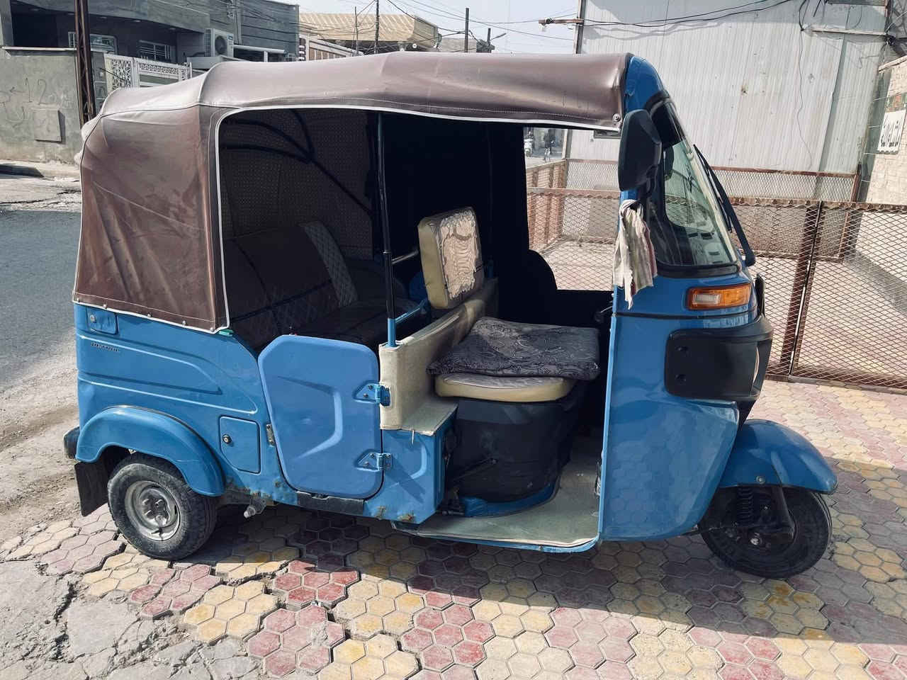 السلام عليكم تكتك للبيع ٢٠٢١ شهر ١٢ جاهزه تخم تاير جديد ودوشمه جديده جاهزه مال شارع رقم وسنويه استفسار *********** بغداد الكماليه
