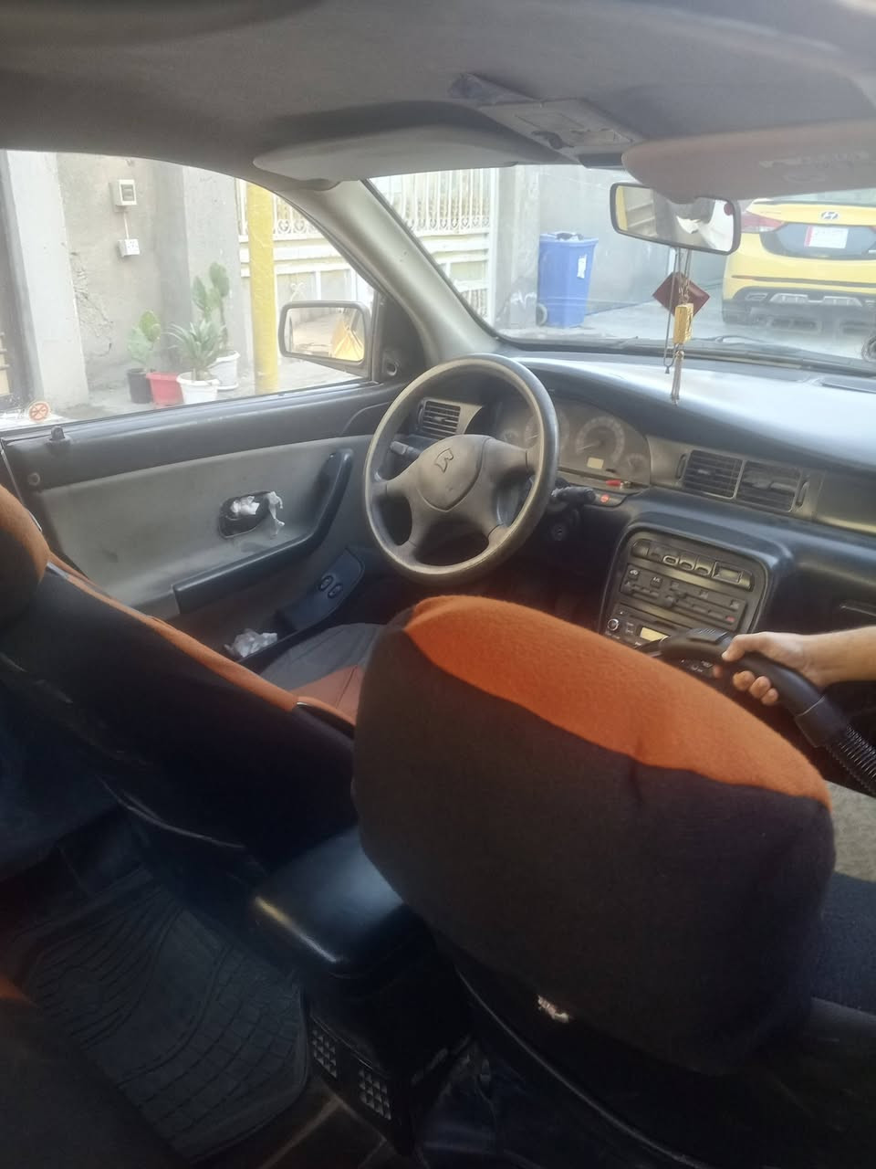 السلام عليكم سمند ٢٠١٠محرك وگير مكفول تبريد شغال صدر جديد السيارة مصفرة هيئة وغرامات سنتر لوك حتى الجنطة تجي تشوف بعينك أو الاتصال ع الواتساب ***********
