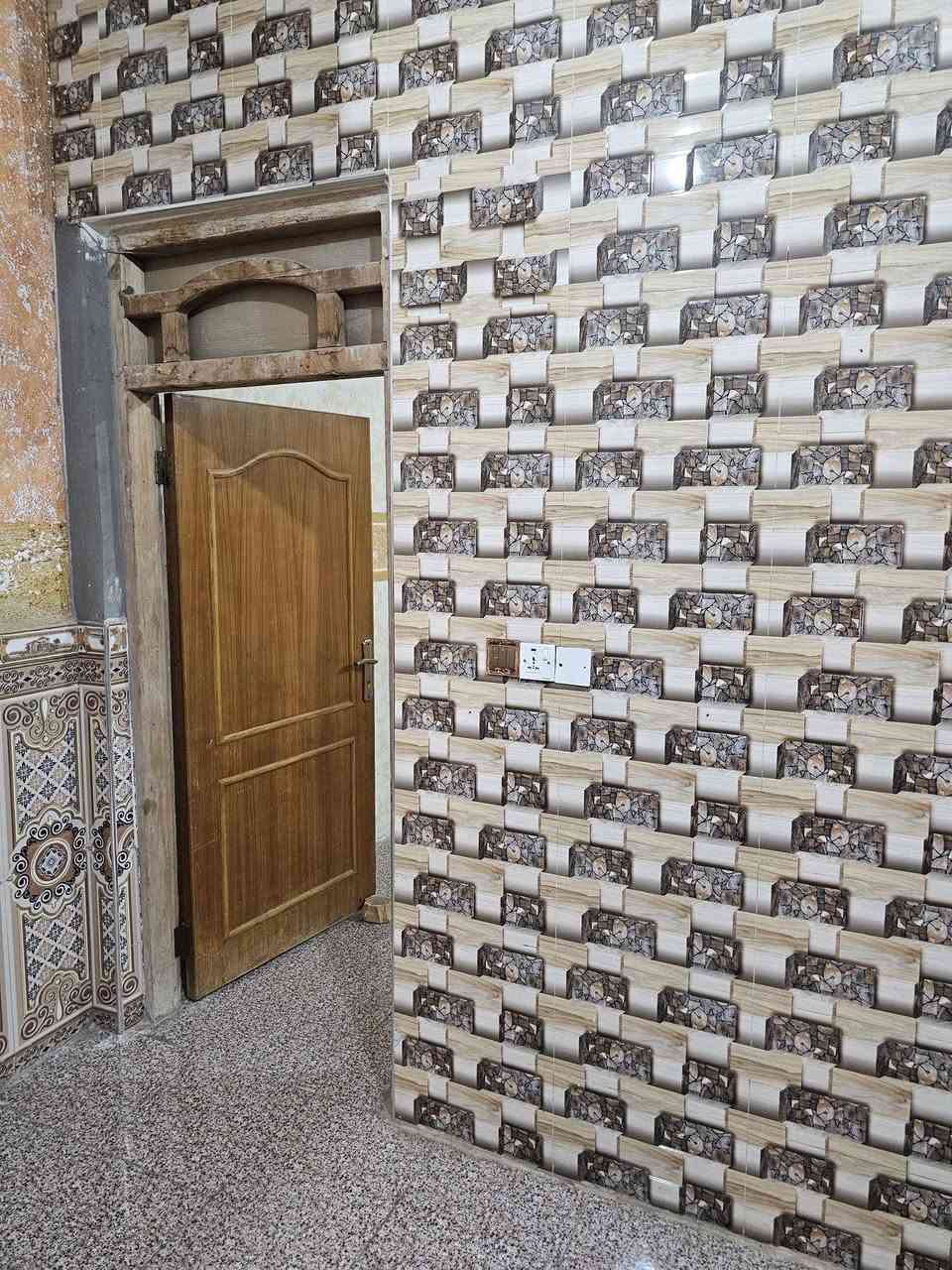 السلام عليكم
بيت ١٠٠ متر 
بالموظفين ( خلف الشيشان )
طابو 
مسلح 
المنطقة خدمات كامله 
السعر ٧٥ وبي مجال 
للاستفسار ***********

