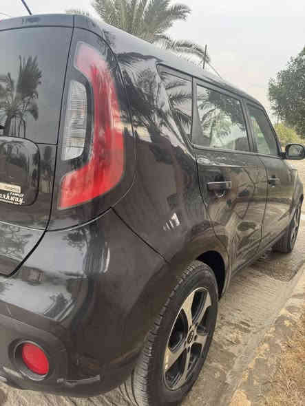 مكلفه بالنشر 
السلام عليكم 
كيا صول 2015 رقم بغداد مكينه 2000 حادثه جاملغ وبنيد نفسهم مصلحات السعر 97 وبيه مجال تفاصيل ***********
