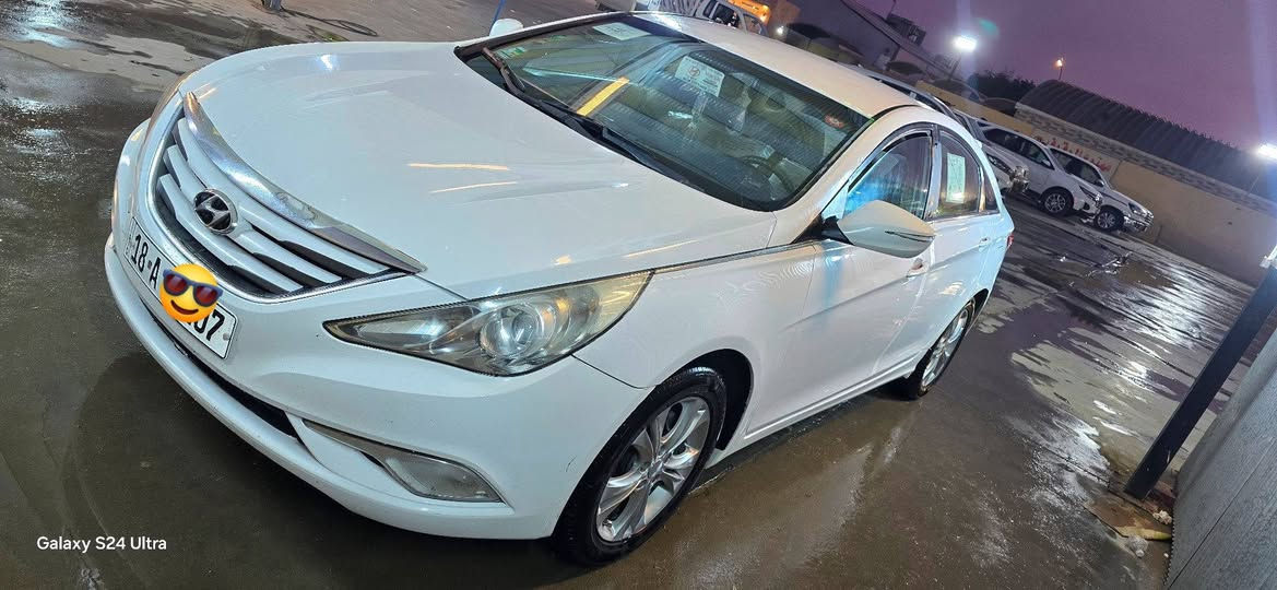 السلام عليكم
سوناتا ٢٠١٣ خليجي 
بيها رشات صبغ اثر طخات بسيطه  ابيع ٣ قطع
سياره كفاله من الضربه القويه  ولتبديل
فول عدى البصمه 
كير مكينه كفاله تبريد ثلج حداديه تخم تاير كله جديد 
مكينه ٢٠٠٠ دوش 
سنويه جديده رقم دولي 
السعر ٩٢
ميسان العماره ابو رمانه 
***********
