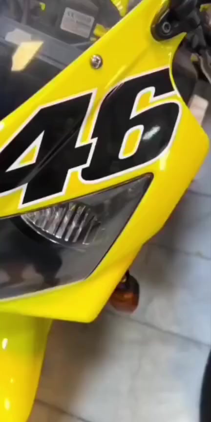 السلام عليكم ورحمه الله وبركاته شباب دراجه افواراي مكفولة كفاله عامه شرط الوكالة ماشيه حقيقي ٣٥ الف 
مكان الدراجه الانبار الرمادي السعر ٣٢ بيه مجال دراجه 
بدون رقم للاستفسار الاتصال على الرقم ***********
أو خاص ومتواجد واتساب
