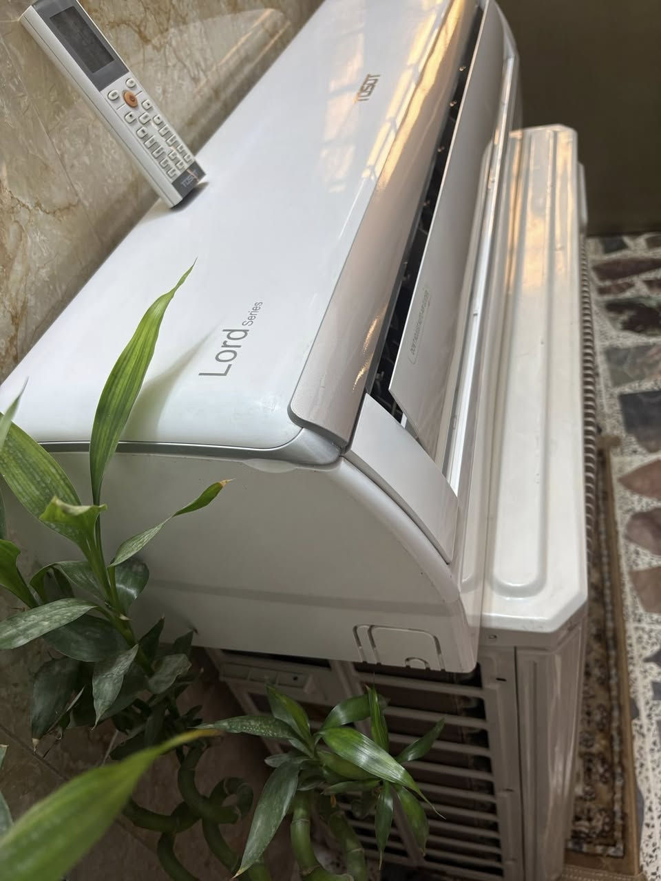 سلام عليكم
سبلت توسوت واحد ونص طن 
أنفرتر أقتصادي يشتغل على المولده
يبرد غرفه 5 في 5 نظافته ٩٠٪؜ 
نظيف جدا بلادي ممصلح
خارجيه دبل راديتر ابو النص
خارجيه كبيره المرغوبه 
غازه مقفل 410 
تدفئه تبريد ظمان ٢٠ يوم 
كامل ملحقاته بدون نقص 
السعر ٤٧٥ الف
بغداد حي الجامعه
***********
