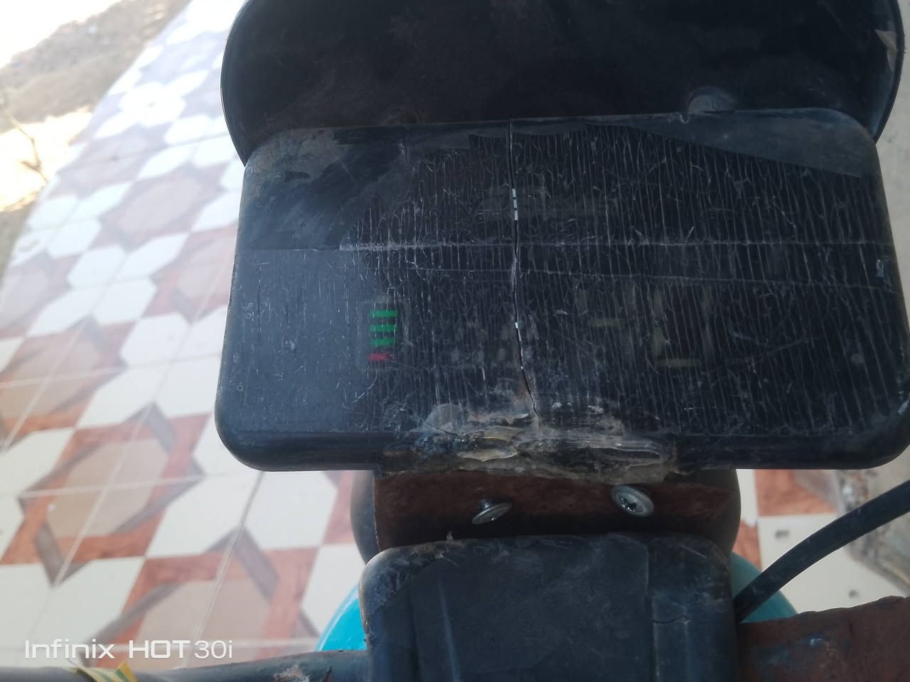 سلام عليكم  
ماطور شحن 
بطاريات جدد قبل 5 ستيام بدلتهن 
لايت شقال 
هورن 

تايرات جدد 
بريكات جدد

 
ملاحضه لامو شراي لايراسل 
مراوس حسب القناعه 
او بيع 

متواجد عل فيس 

دك عل رقم 
***********
***********
ابو عبدالرحمن الدليمي
