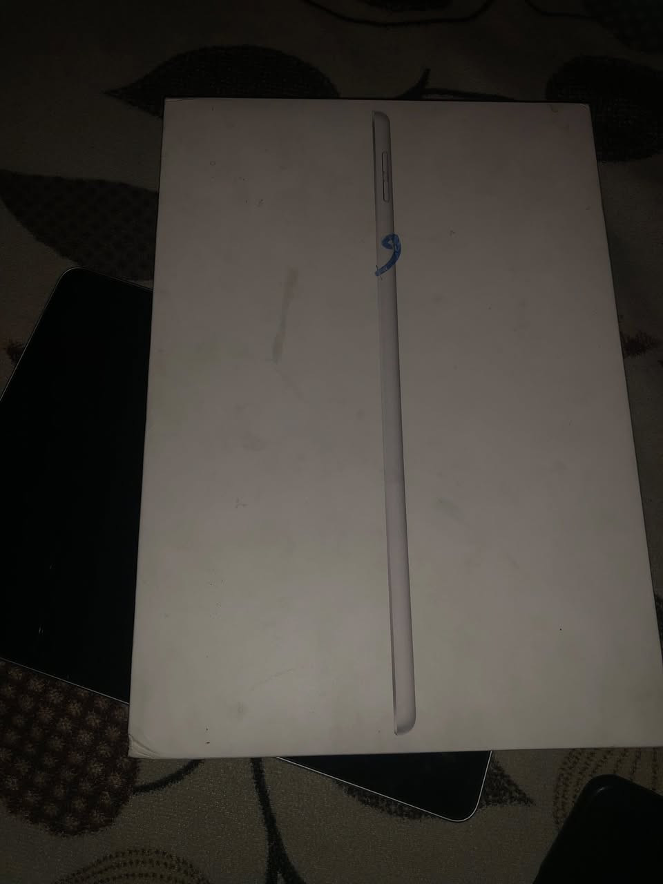 ايباد ايفون الجيل 9 ذاكرة 64 نضافة 95 كارتونة مالة بعدها موجودة مكان موصل 
لل تنبيه فقط زر التشغيل يشكل مرات 
لل استفسار خاص


**إذا كنت صاحب هذا الإعلان وتريد حذفه لأي سبب، رجاءا أرسل رسالة إلى الدعم الفني**