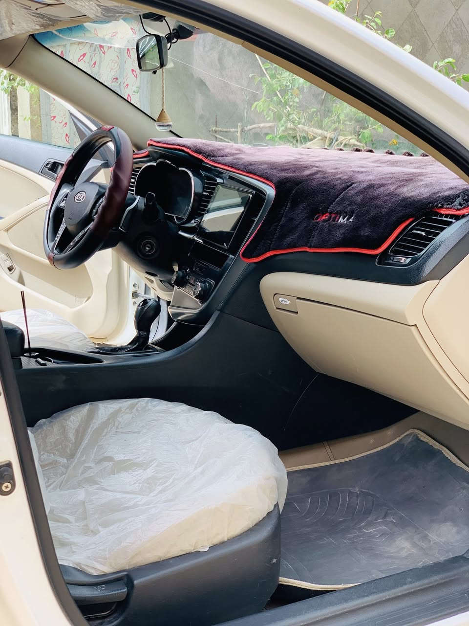 السلام عليكم
كيا اوبتيما 20013 خليجي 
شاشه كامره دواره 
تحكم ستيرن جهتين 
يدات نيكل 
أشاير بلمري 
تبريد خلفي 
ويل كب كروم ١٨ 
محرك ٢٠٠٠ دوش 
حساس  خلفي 
جاهزه كير محرك حداديه تبريد طخم تاير جديد كل نقص ما بيها 
سياره مكفوله بيه فقط بارد هلال الجاملغ مال السايق مكدار شبر والباقي مكفول 
سنويه ساقطه 
ماشيه 200
السعر 117 
مكاني النجف مشخاب 
***********
