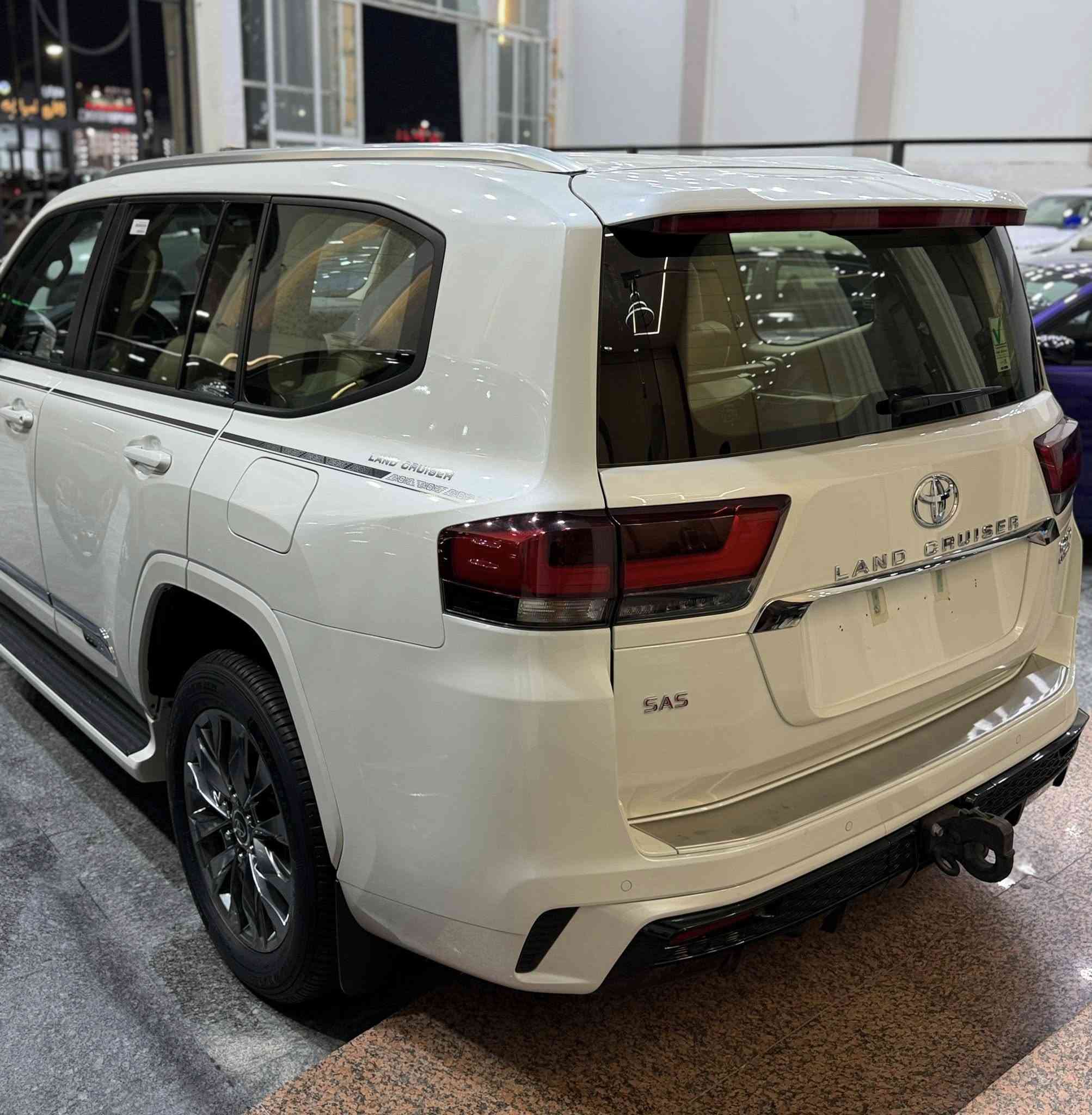 تيوتا لاندكروز موديل 2024 شركه ساز ام ضمان بعده بل ضمان المتدد اصل
ماشيه 32 الف  
رقم أربيل  
الموصفات لمتدد اصل 
أربع كامرات 
فول 
كفالة السعر 725 بيه مجال 
تنفس طبيعي 
مكان سياره بصره لاستفسار ***********
