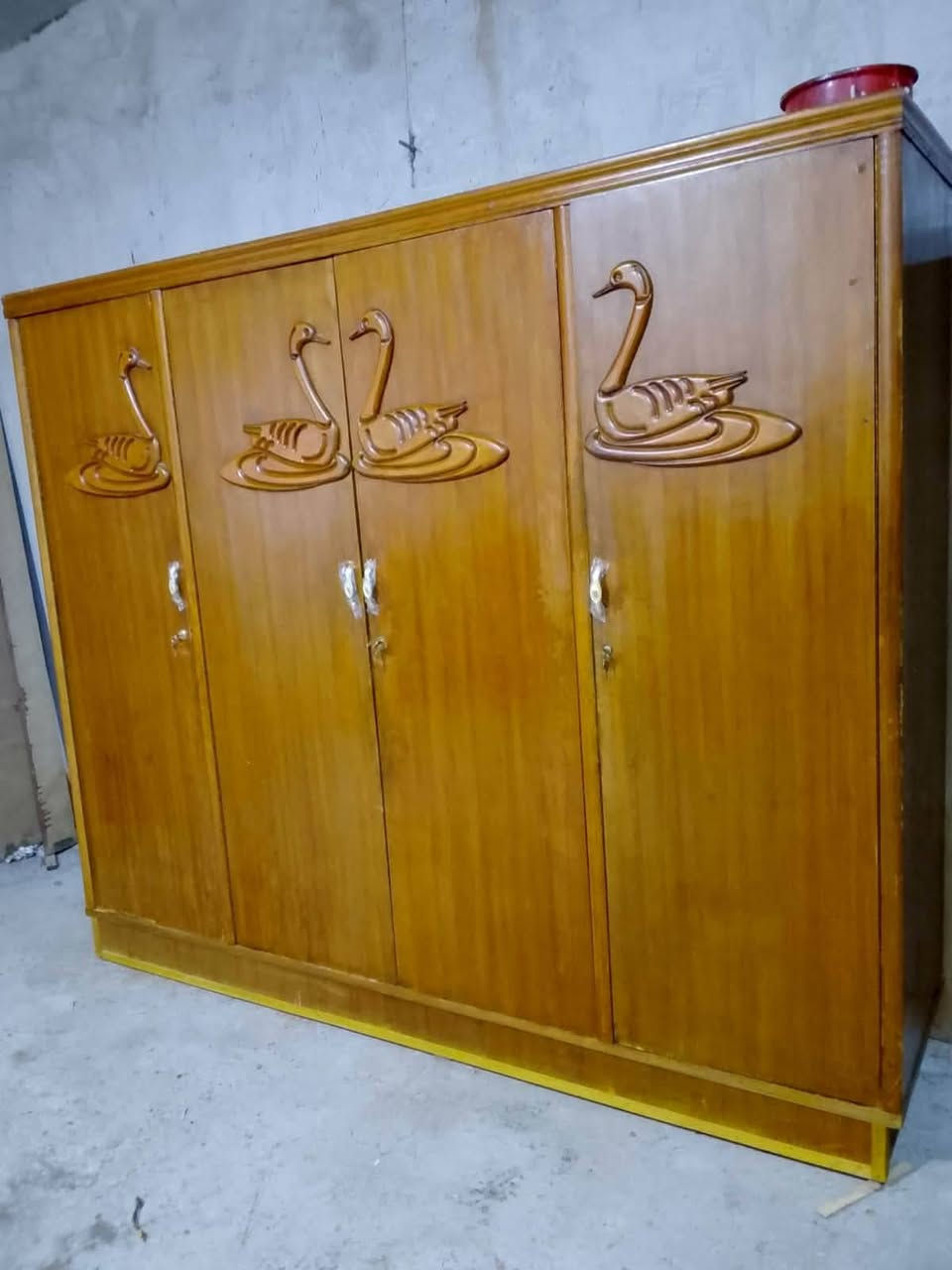سلام عليكم كنتور ابو ربعه صاج دخل وخارج ضهر جرجوبه براغي أرتفاع مترتين و٥سم وعرض مترتين ٤٥سم  السعر ٢٢٥ قفل للحجز والاستفسار خاص يوجد خدمه توصيل بكروة بغداد وطرافهه فقط


**إذا كنت صاحب هذا الإعلان وتريد حذفه لأي سبب، رجاءا أرسل رسالة إلى الدعم الفني**