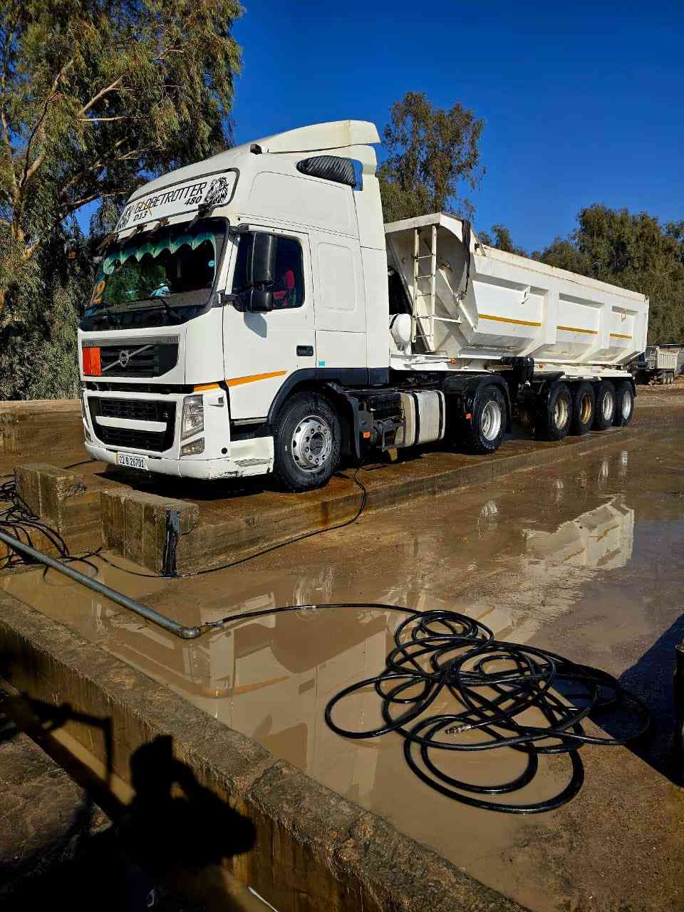 فالفو نساف 2012للبيع  عربانه 4دناكير
للستفسار اتصل ع رقم التالي 

***********٢
