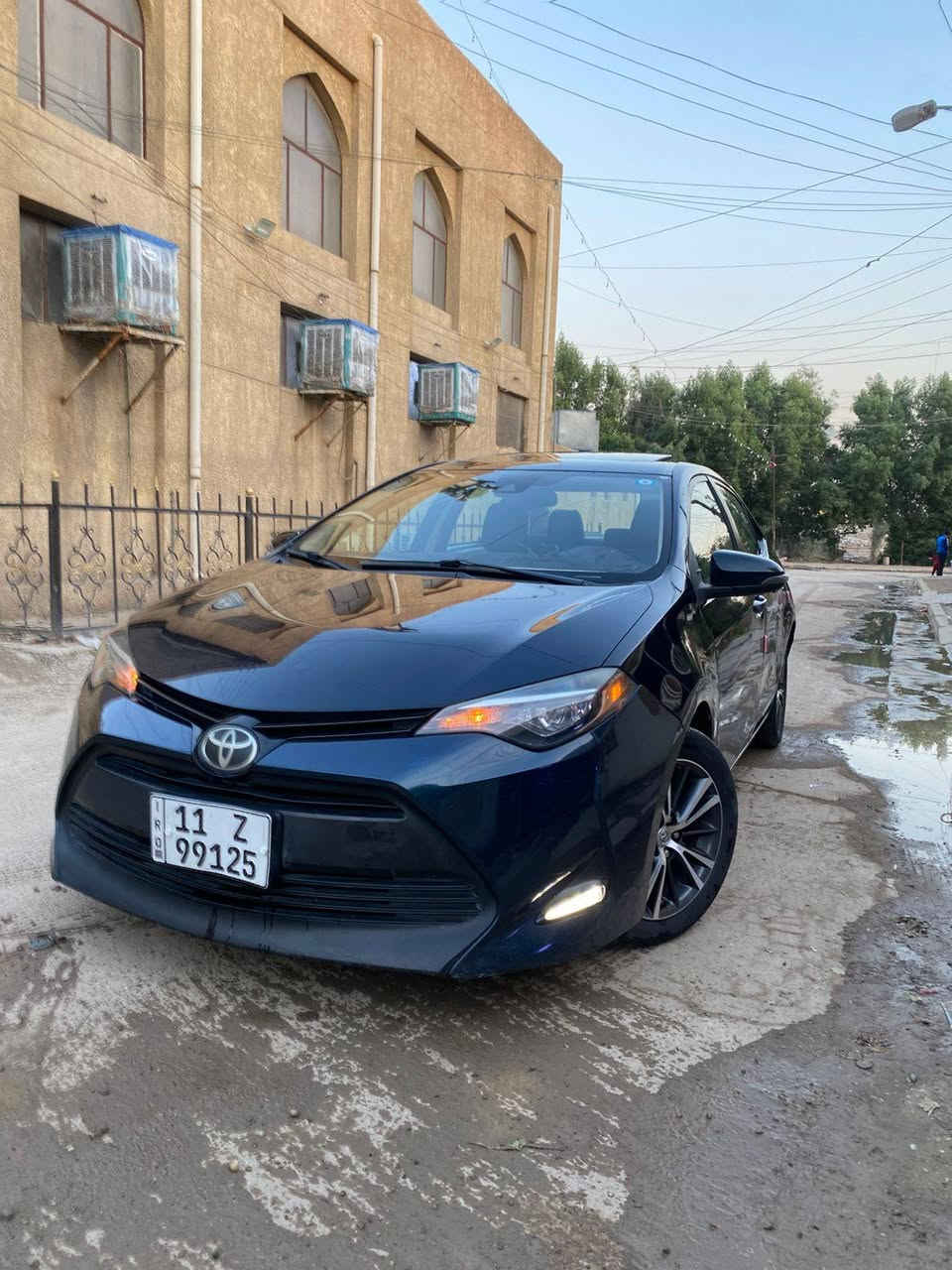 السلام عليكم
للبيع كورلا موديل 2018 محسن 

وارد امريكي 

المواصفات 

فتحة 

تحكم ستيرن 

دشبول لونين 

ويل كب حجم 16 

حادث بين الجاملغ والباب مال السايق وبالعراق جاملغ خلفي وصابغين الباب الخلفيه ويا 

ماشية 170 

السعر 125

السياره جاهزه من كل النواحي بدون اي نقص ادامة شامله 

رقم بغداد باسمي

مكانه الدورة حي الشرطة 

للاتصال *********** ابو ابراهيم
