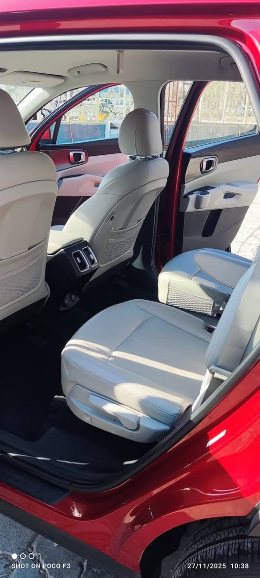 كيا سورينتو موديل 2023 هايبرد ماشية 18 ألف حقيقي
تمشيك 1000 كم على تفويلة البنزين
السيارة مرقمة بغداد صار كم شهر 
رقم وسنوية كله جديد وتحويل مباشر

السيارة وارد امريكي تصليح درجة أولى وبمواد أصلية

المواصفات 

ناقل حركة أوتوماتيك

تشغيل بصمة + تشغيل عن بعد

فتح الصندوق كهربائي ذكي

أريل نفكيتر

حساسات أمامية وخلفية

لايت 4 عدسات LED + كشافات + Back light LED

دخول بصمة ذكي

ويل كب 19

إشارات بالمرايا الجانبية + 

ماسحة خلفية + حساس مطر + كشاف ضباب

ايرباك راجعة

ABS

دشبول شاشة ديجيتال + شاشة Apple CarPlay

كاميرا خلفية

الإنارة الداخلية LED

مقود جلد حياكة

مثبت سرعة + تحديد مسار

قيادة ذاتية + رادار

المودات والأوامر الصوتية + Bluetooth / Type-C

شاحن هاتف Wireless + منفذ طاقة

فحص نظام السيارة

كراسي VIP جلد لون أوف وايت فول كهرباء، حركة المقاعد الأمامية والخلفية كهرباء

تبريد شاشة لمس مناخين منفصلين + تبريد ثلج

أوضاع قيادة: عادي، سبورت، أوتو، ذكي

نظام مانع انزلاق ونظام نزول المنحدرات

الضرر

حادث ربع جامرلغ باليمنة وتم تبديل بنيد
مرقمة بغداد، سنوية كاملة، الهزة كلها جديدة

الــســعــر 🟥 :238 

رقم صـــاحب السيارة: ***********
