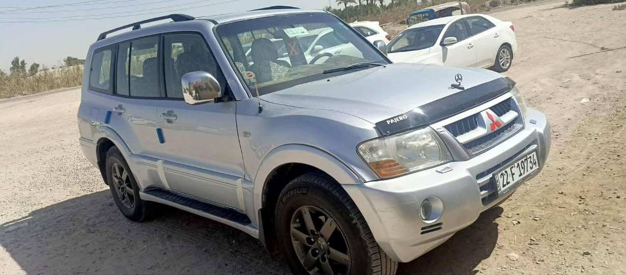 السلام عليكم باجيرو للبيع موديل (2006) كويتي سياره مكفوله كفالة عامه من الصبغ و الضربه رقم اربيل دولي 
كشنات كهرباء فتحة سقف سلايت كهربائيات كله شغاله مكينه 6v )3000) بلادي 
السعر (115) وبيه مجال العنوان بابل المدحتيه ـ الحمزة الغربي الاستفسار اكثر الاتصال على الرقم ***********
