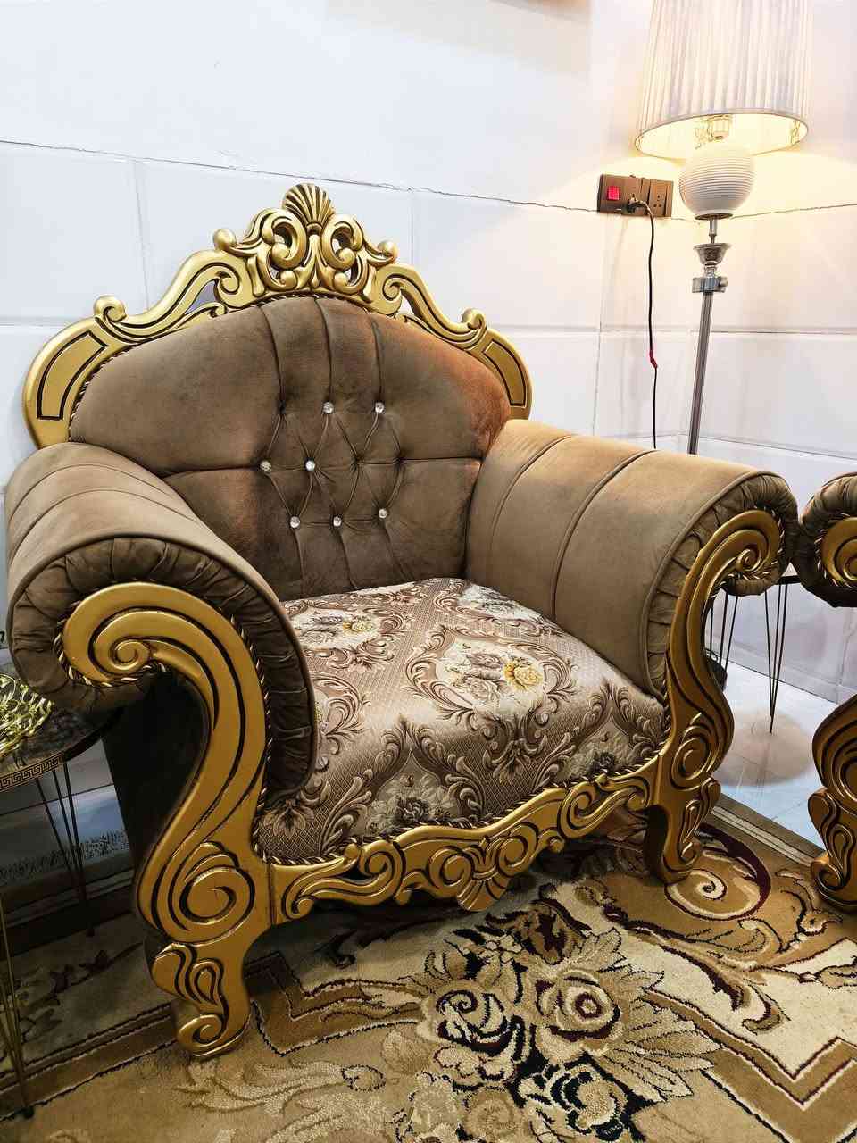 تخم ملكي10 مقاعد مع سيت طبلات نضافته 100٪ العنوان الحرية للاستفسار خاص او الاتصال على الرقم ***********
