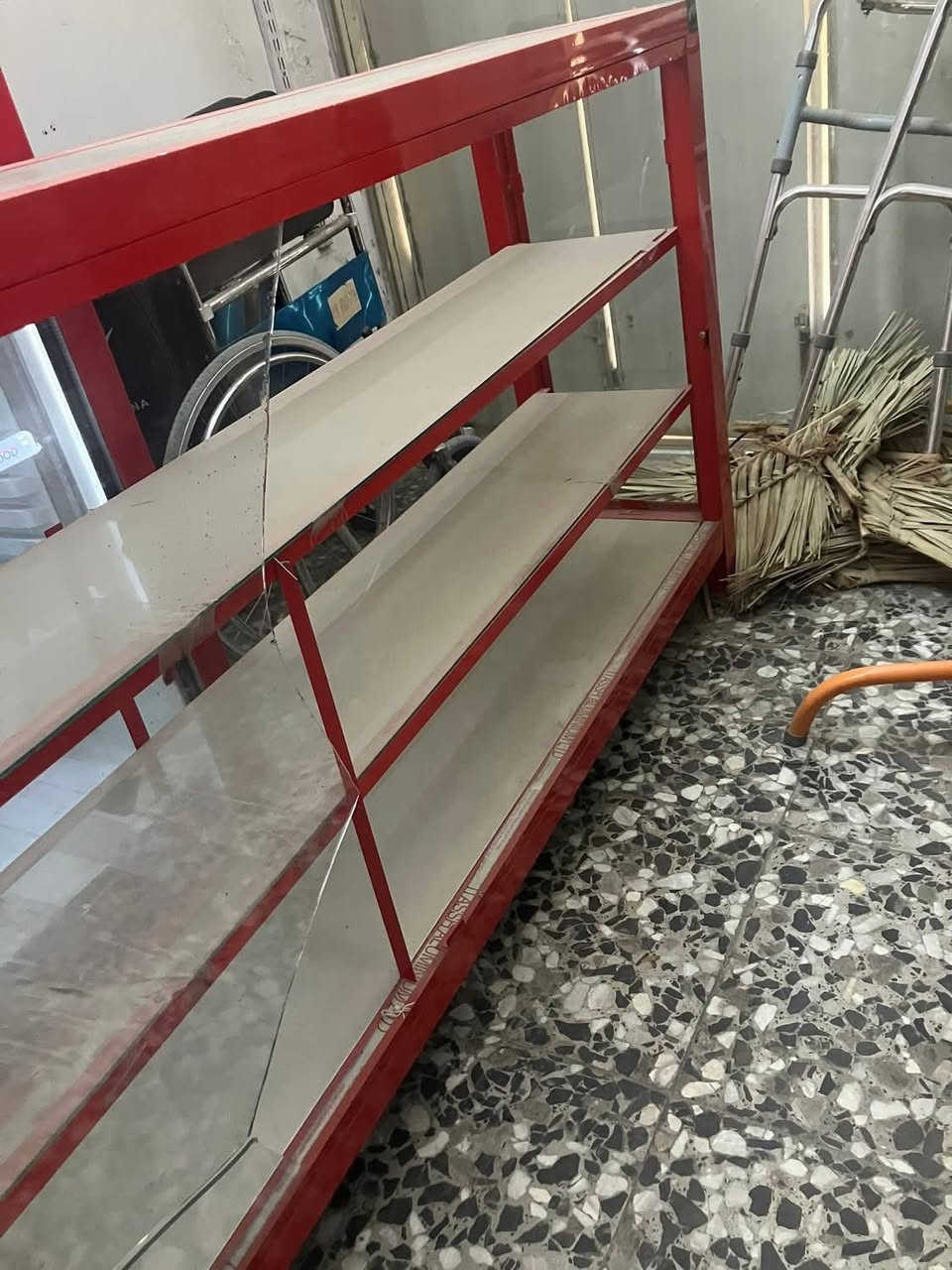 فاترينه قياس مترين مكسوره الجامه الاماميه المكان بغداد سعرها 90 وبيها مجال


**إذا كنت صاحب هذا الإعلان وتريد حذفه لأي سبب، رجاءا أرسل رسالة إلى الدعم الفني**