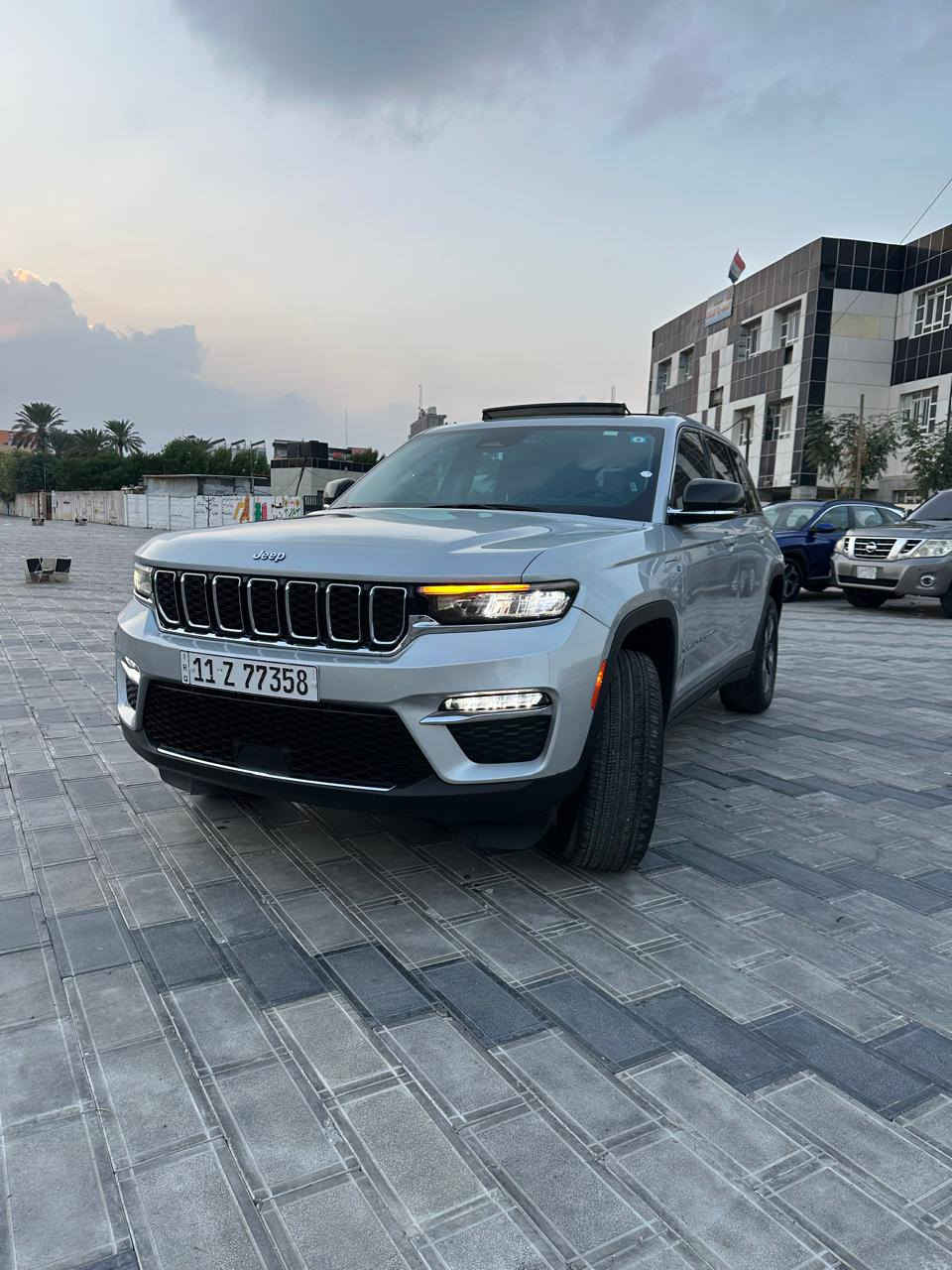 السلام عليكم
مراوس مع bmwحديث
مارسدسc300
E200 حديث
جيب ثلاث انظمه بلكن ٢٠٢٣ 
فول مواصفات 
ثلاث شاشات 
حادثه باب  امبدل ومصبوغ 
بجم كبس 
سياره للامانه الياخذه يجنيه لان سياقته مال زيرو بالعافيه على ياخذه 
صور ضرر بالمنشور 
مكان السياره حي الجامعه 
 السياره مغلفه بالكامل ppf
السعر ٣٣٠ $
رقم بغداد باسمي 
السعر ٣٣٠ 
***********
***********
