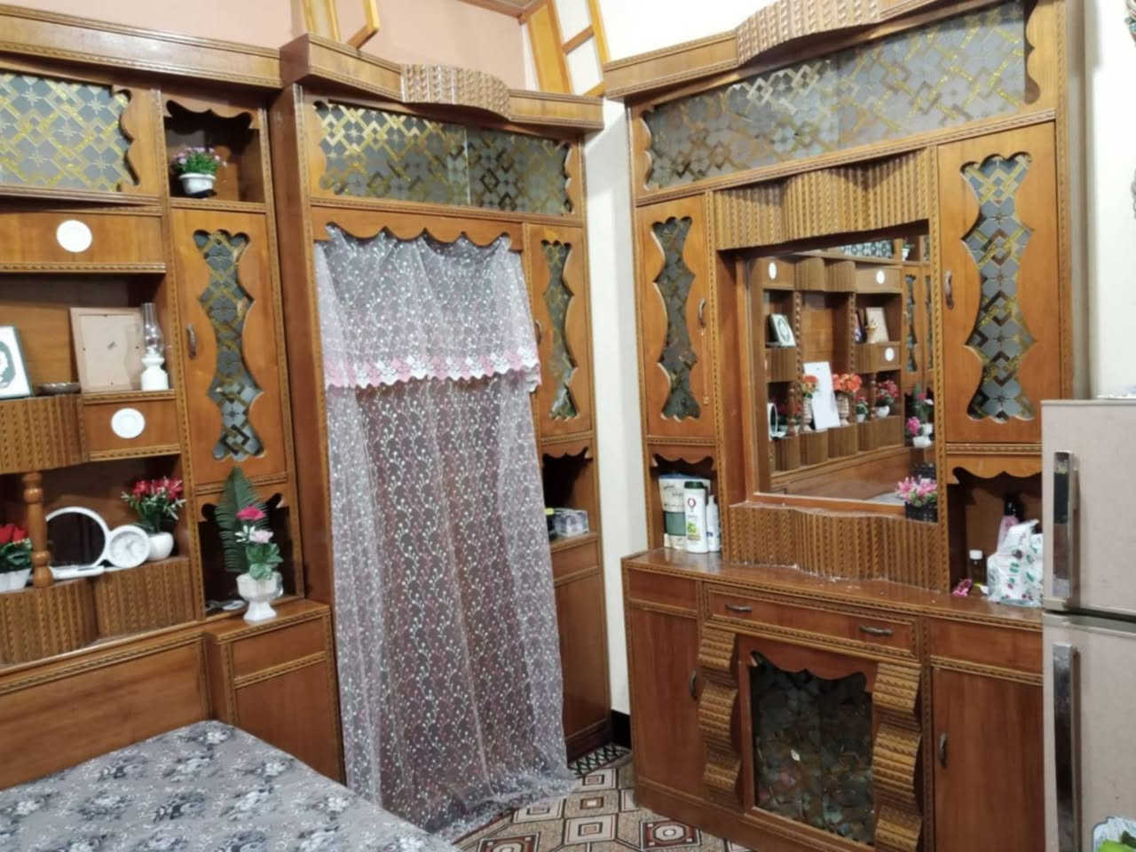 للبيع غرفه نوم  مع دوشك سعر ٨٥٠ وبيه مجال ع خاص 
الخالدية الصديقيه 
*********** للاستفسار
