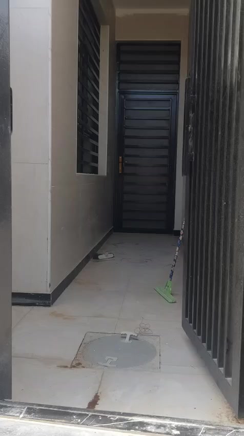 مشتمل للبيع في حي الوفاء غير مسكون بناء درجه اولى طابقين شارع ١٠ منطقة ٣٧ الف مفتوح على شارع الصب قرب مجسرات الزهراء
الطابق الاول غرفة نوم واستقبال مفتوح على الصالة ومطبخ وصحيات خارجي وداخلي 
الطابق الثاني غرفتين نوم وصالة وصيحات 
المساحه ١٠٠ متر
السعر ١٧٥ مليون مع المجال 
الاستفسار الاتصال على الارقام التاليه
***********
***********
او زيارة مكتبنا على العنوان التالي 
الشارع الفاصل بين الإسكان والاشتراكي مقابل دكتور منتظر الخرسان 
مكتب حسين السياب
https://www.facebook.com/profile.php?id=100064145764847&mibextid=ZbWKwL
https://www.instagram.com/maktab_hussein_alsayab?igsh=MXh6aWwzamI4aGRzaA==
#جديد
#السلام
#الجامعه
#عقارات #للبيع
#عقارات ـ #النجف 
#ذهب
#الوفاء
#مكتب #حسين #السياب
