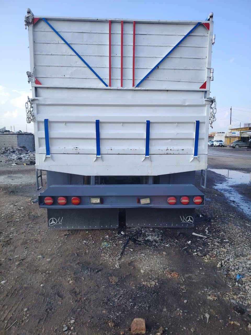 السلام عليكم
مقطوره اللبيع

طول ٨٩٠
رتفاع الجناب 185
مجموعه سكس لعاب وثنين رفاع
مكفوله من كسر وفطر
جاهزه العمل
العنوان ديالى بعقوبه
مكلف بالنشر أي ستفسار الاتصال بالرقم
***********
