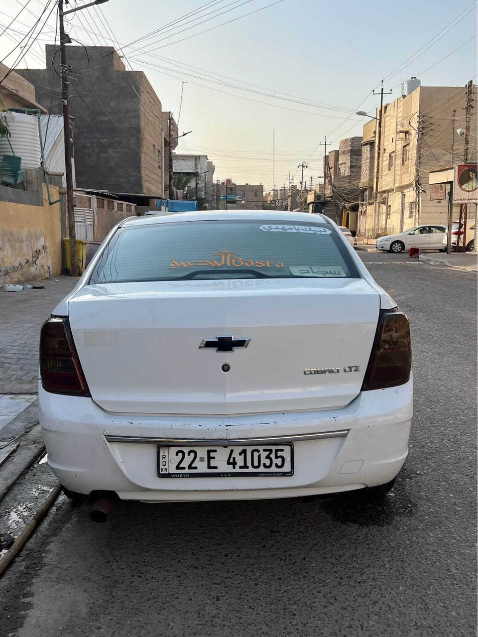 السيارة كير ومحرك وتبريد كلهن على الكفالة.
السيارة باسم بنت من أهل كركوك، والتحويل ثاني يوم
السيارة بيها ضربة بالجاملغ الخلفي اليمين وشوي من الباب والصفحه الثانيه هم جاملغ وشوي من الباب  (كما موضح بالصور إذا موجودة).
بيها طقطقة بدرام شفت وتصليحه تقريباً يكلف 50 ألف دينار.
* بيها بعض الملاحظات البسيطة الاعتيادية، لذلك سعرها 75ورقه وقابل للنقاش بالمعقول.

للاستفسار *********** البصرة, العراق
