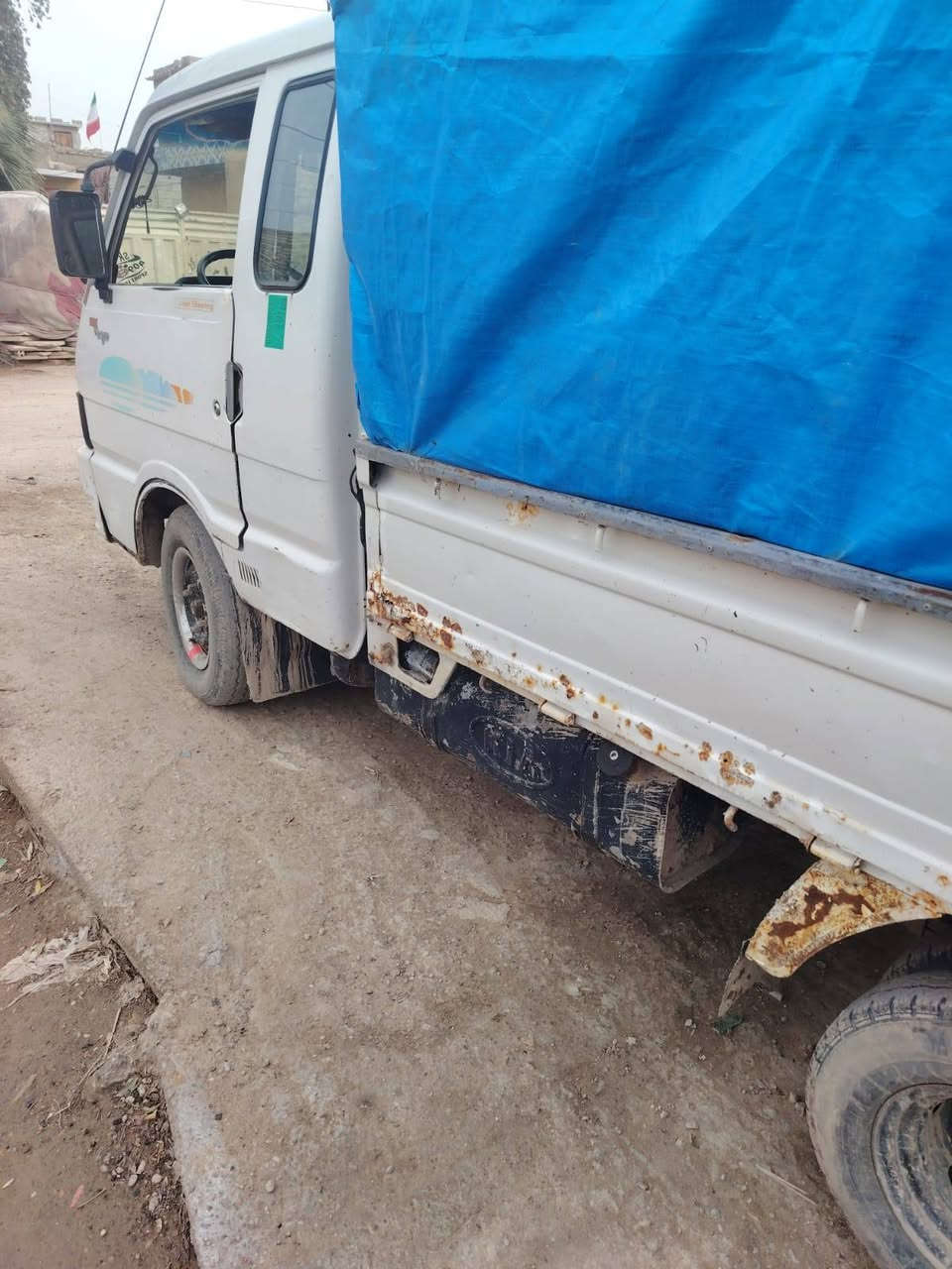 سلام عليكم كيا حمل للبيع موديل 1996 رقم بغداد تحويل مباشر سنويه ماساقطه السعر 48 وبيها مجال عنوان بغداد النهروان رقم صاحب السياره *********** اني ملكف بالنشر خابر على الرقم
