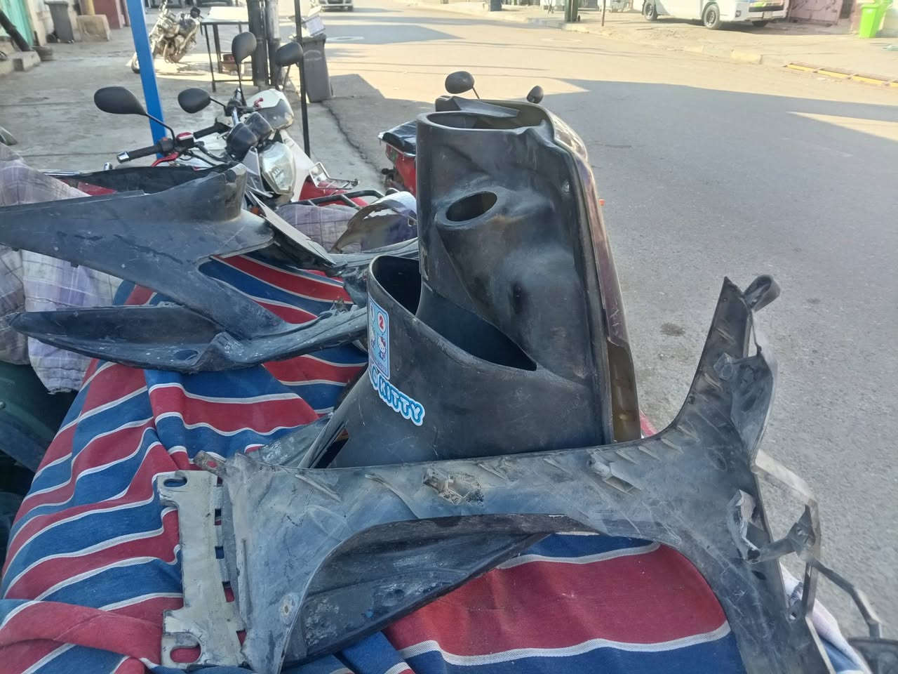 السلام عليكم شباب عندي غراض 
ماكس البيع الشراي يتصل على الرقم ***********
