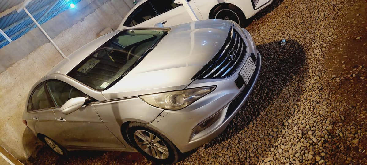 سوناتا
2013
محرك وكًير جاهز 
تبريد شغال 
حدادية جديدة 
تخم تاير جديد 
بدون حادث 
تبديل بنيد ابلادي 
بيها رش جوة الرقم بالجنطة فقط 
السيارة جاهزة بدون نقص 
رقم بابل الماني 
تحويل مباشر 
السعر ١٠٥$ وبيها مجال للشراي 
بابل الإسكندرية 
***********
