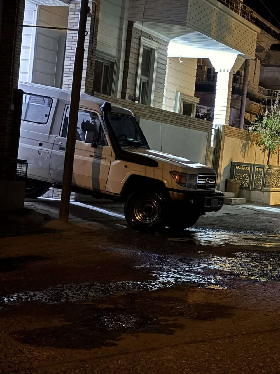 تۆیۆتا مێکزەمین شکڵی کراوە  بە ٢٠١٨  
پێش دیسک 
سوکان کارەباییە دەبل ئەکسل چکنێت و گێڕ بەشەرت 
مەکینە سێ ئێفە گێڕی تابوق
نرخ ٥٥ وەرەقە   ***********ژمارە تەلەفون
