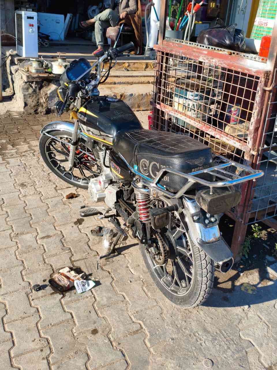 يا الله السلام عليكم دراجة ايرانيه موديل 2024 للبيع للاستفسار ***********
