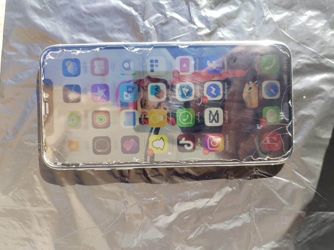 ايفون 11 برو ماكس لل بيع 
ذاكره 256 
لون ابيض 
نضافه 85% 
بطاريه 81 
عنوان تكريت القادسيه 
سعر 450 وبيه مجال بسيط مستعجل عل بيعته 
***********  وتساب
