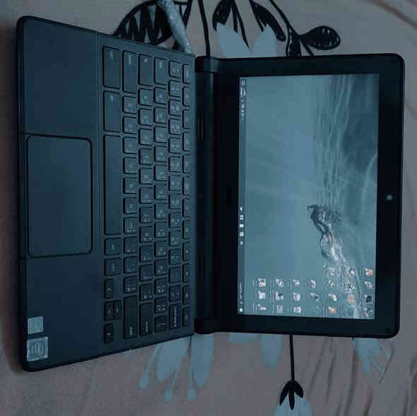 لابتوب بهذا الشكل بس البطاريه ميته من تخلي ع شاحنه يشتغل الي يريده يتفضل خاص سعره ابلاااااش او يتصل % واتساب ***********
