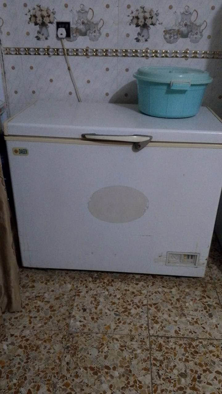 اجهزة للبيع {متوفر نظام اقساط}   ثلاجة  +طباخ + مجمدة + سبلت ( السبلت  طك كارتون جديد) ب 550 
الثلاجة  ب ٤٠٠ 
المجمدة ٣٠٠  ( مصلح فريز ) 
الطباخ ب 350
هذا  رقمي  *********** بي واتساب النجف, العراق
