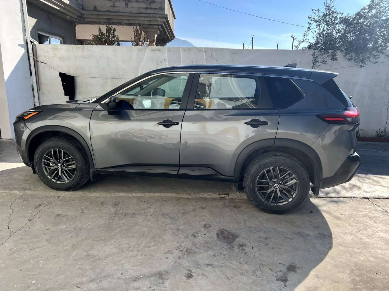 نیسان ڕۆگ 2021مواسفاتSڕەقم هولێر سەنەوی نوێ بەناو خۆیەتی تەحویل وەکالە غەرامە بەشەرت.سەیارەکی خاوێن وعایلی زۆرکەم ڕۆیشتوە 17هەزار ڕۆیشتوە.وەبزانە ئی دکتۆرەو پێی دەچێتە عەیادەو تەواوبێ سبوغ بێ شوخت بێ قۆپ وتەقە وڕەقە .لەدەوروبەری ڕانیەیە.ئەوەژمارەکەیەتی ڤایبەریشی لەسەرە بەخوا سعرەکەی نازانم تەلەفۆن بکە کەسێکی گونجاوە*********** رانية, السليمانية
