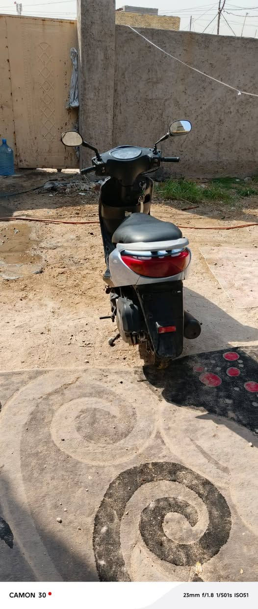 سلام عليكم بريز للبيع دراجه حلوه وناعمه  دراجه نقصهه بس راجز سلف ولبقيه كله مكفول  سعرهه/ 750/ ***********
