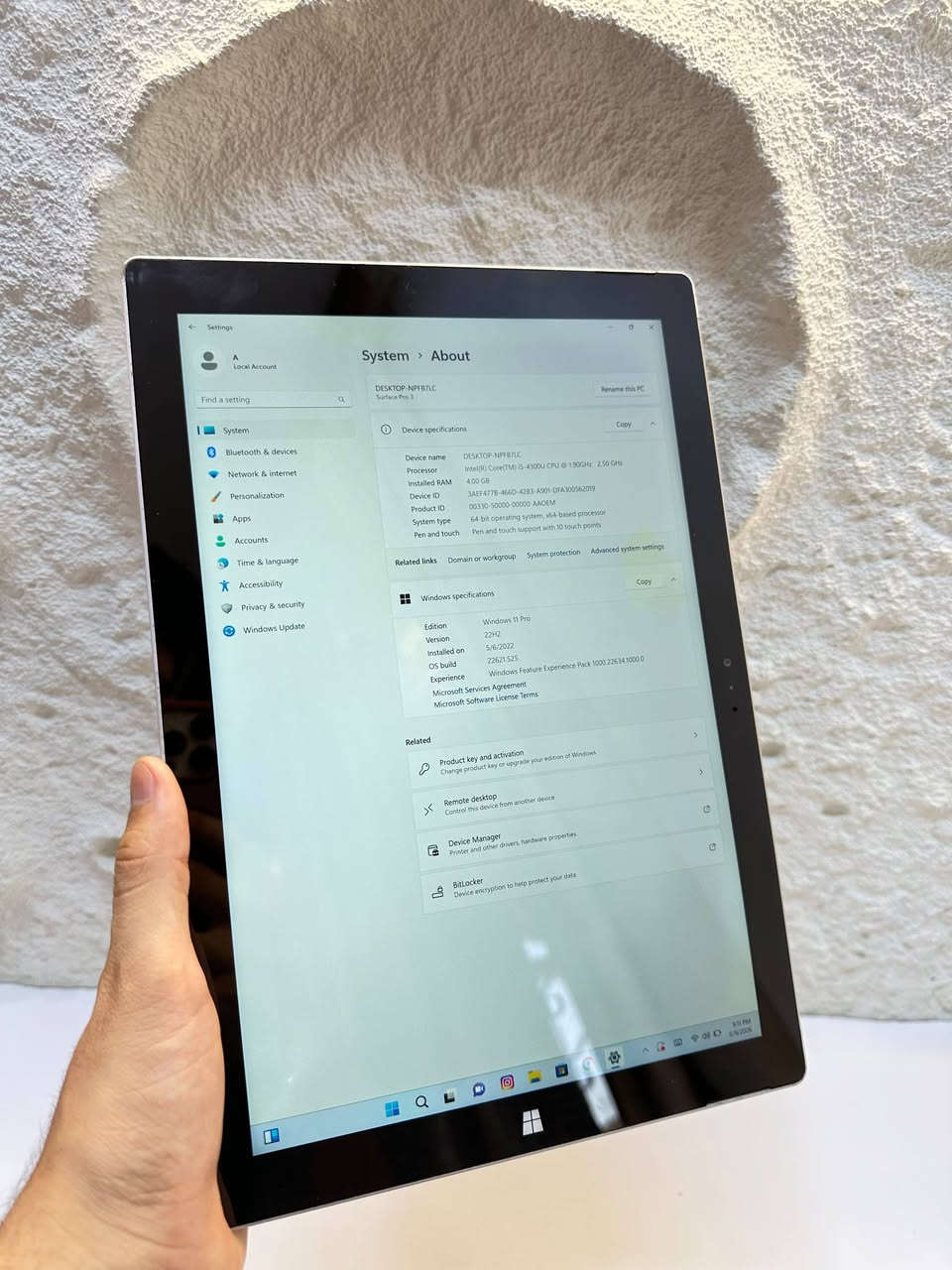 Microsoft Surface Pro 3
💻 جهاز 2 في 1 — لابتوب وتابلت بنفس الوقت!

المواصفات
• المعالج: Intel Core

 i5-4300U @ 1.90GHz – 2.50GHz

• الرام: 4GB

• نظام التشغيل: Windows 11 Pro
• شاشة لمس بـ 10 نقاط

 الملحقات
✅ كيبورد أصلي
✅ ماوس
✅ حقيبة
✅ شاحن الجهاز 

يحتوي الجهاز على كافة التطبيقات الأساسية و تطبيقات الطباعة و تحميل اي تطبيق انت بحاجته مجاناً 

🛡️ ضمان سنة كاملة من تاريخ الاستلام

السعر: 175 الف فقط مع التوصيل لكافة محافظات العراق 

📩 للطلب والاستفسار: راسلنا على الخاص أو على الواتساب ***********
