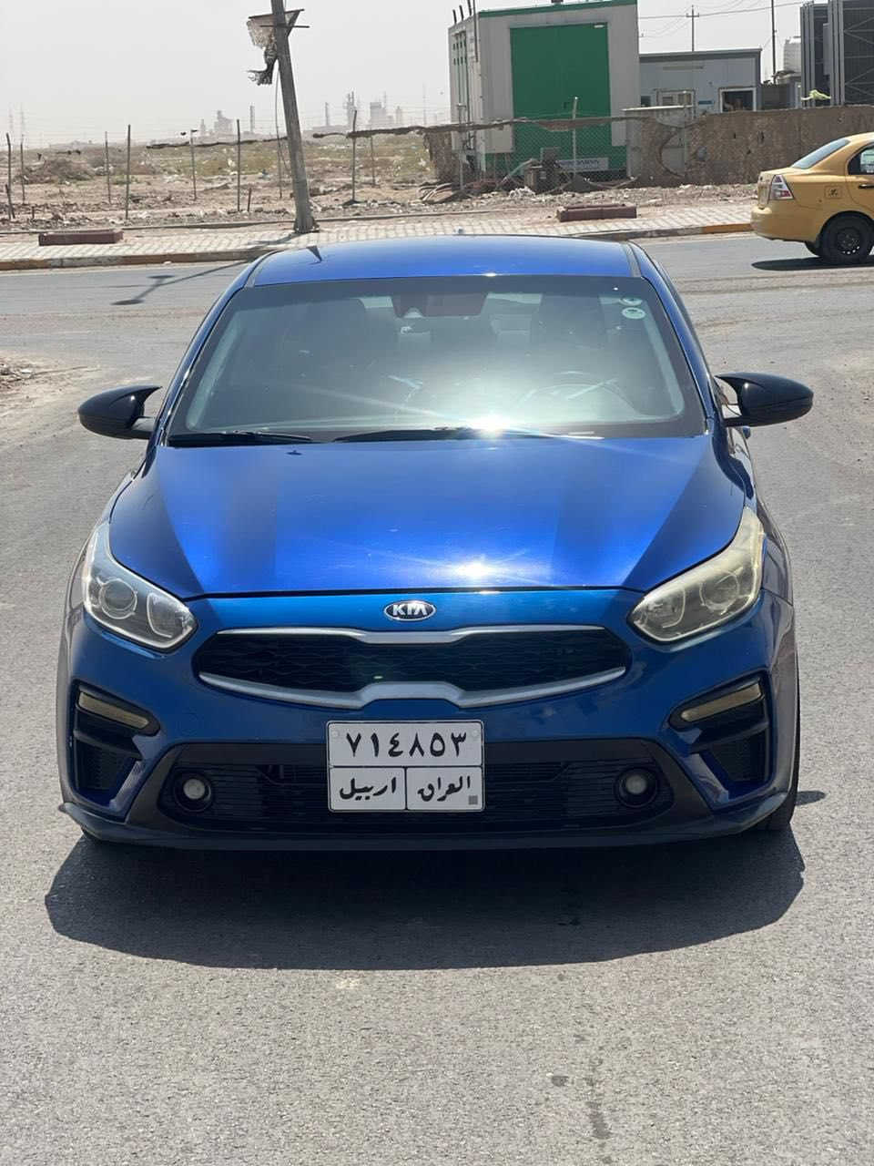 بيع سريع مستعجل            
السلام عليكم كيه فورتي 2021 
سياره نضيفه ومناقصه شي مكينه 2000 دوش 
مكفوله كير مكينه دواخل ليبل واحد السياره كله 
ماشيه 75 ميل نص مواصفات السعر 135 وبيه مجال بصيط بسم شركه تحويل وكاله مضمون 
اني عدي بيه وكاله بسمي 
مكاني بغداد الحسينية ***********@
