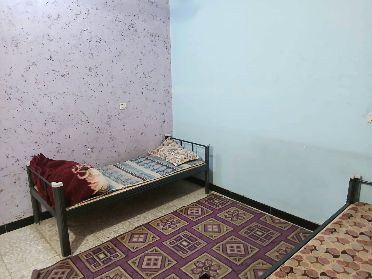 السلام عليكم ..شكرا لأدارة الكروب ..للأيجار شقة مؤثثة ط ٢ الدورة شارع ٦٠  ...الايجار شامل النت والسحب ...بدون دلالية . للمعلومات الاستفسار  *********** ..واتس اب..... اسف ممتواجد  بالفيس ...الصور مرفقة بالمنشور .
