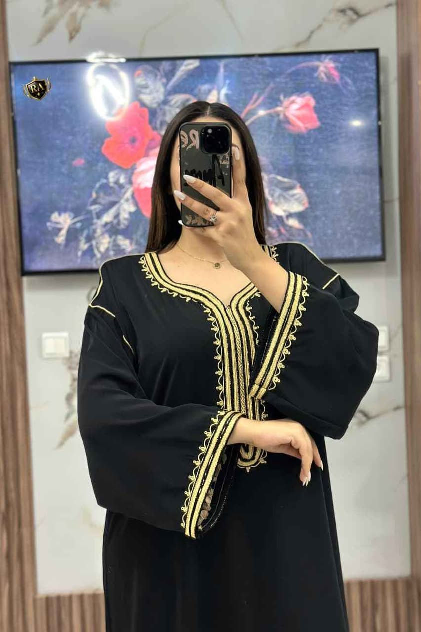 🟠🌹 *جديد  new* 🌹🟠

🟤قفطان بفصالة مثالية  للافراح و المناسبات 🎊
🟠مخدوم بثوب كريب سامبل 👑 من النوع الممتاز رطب و طايح 💯🥇💐
🟤مخدوم بالطرز كاطفيل و بالسفيفة أصلية دوبل ✨ بجودة و مخدوم بالقيطان  💎  
🟠متوفر بألوان رائعة ابتداءا من الغد 

🟤المقاسات:  
   L. XL . XXL. 3XL . 4XL الدار البيضاء, المغرب


**إذا كنت صاحب هذا الإعلان وتريد حذفه لأي سبب، رجاءا أرسل رسالة إلى الدعم الفني**