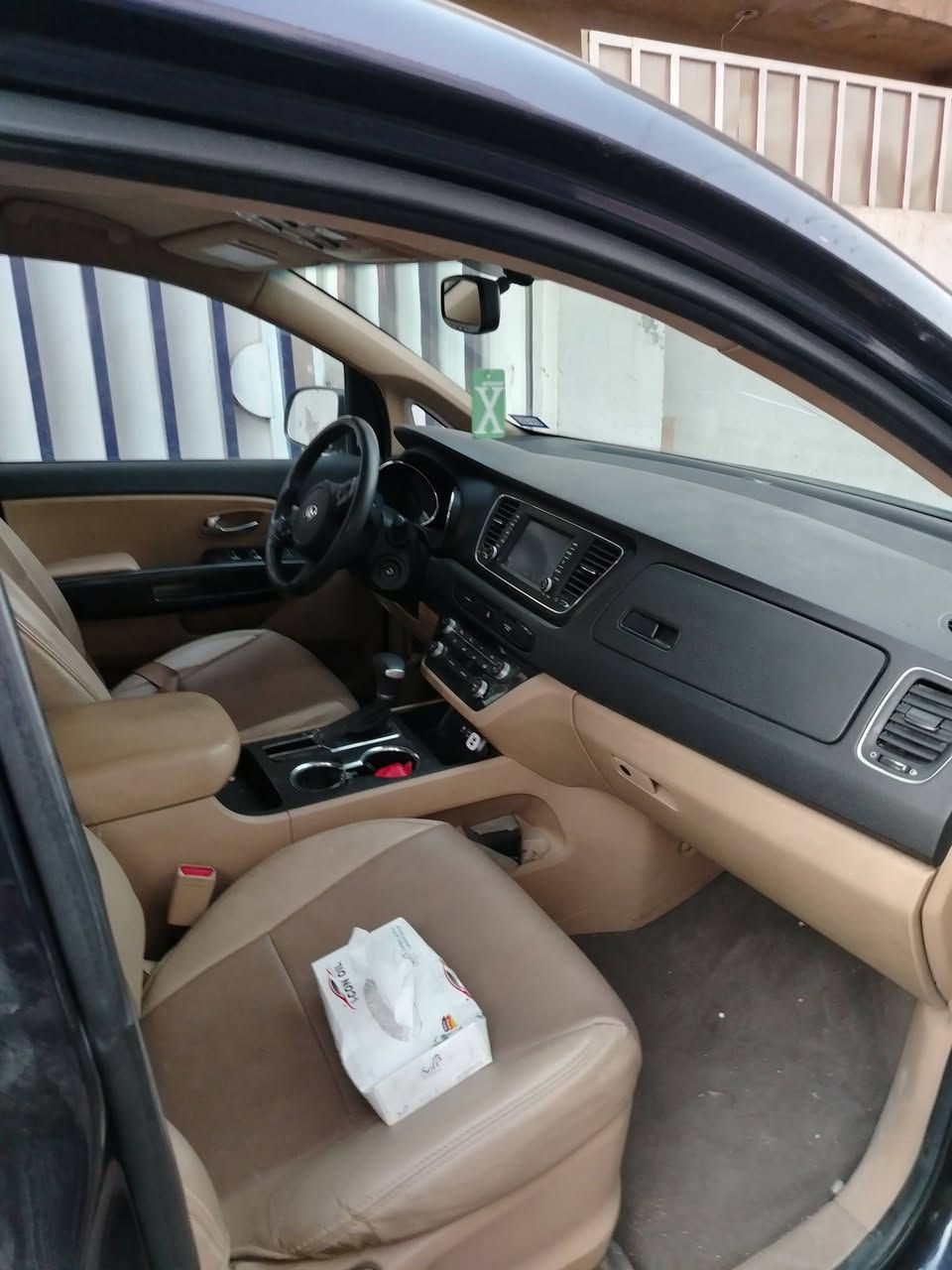 السلام عليكم ورحمة الله وبركاته كيا سيدونا ٢٠٢٠ السيارة حلو ونضيفه وخير من الله ومانقص شي صور الحادث بالمنشور كير ومحرك مكفول ٧راكب مكان السياره بغداد محرك ٣٣٠٠ والسياره استعمال شخصي سعر ٢١٠ وبيه مجال ***********
