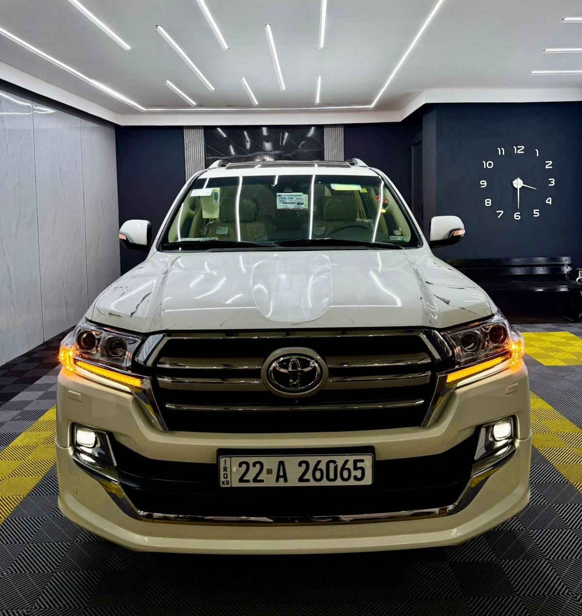 تويوتا لاندكروزر 2016 VXS مواصفات لكزس أخت زيرو بالكارتون زيرو شركة ساز مكفولة كفالة عامة من الدعامية إلى الدعامية بدون بارد بدون صبغ بدون رصعات بدون شخط حتى اللحية بدون صبغ والباقي كله بشرط المحرك والجير بشرط ولم يفتحا السيارة نظيفة جدًا كل شيء على بلد الوك سنوية جديدة مدفوعة لغاية 2029 السنوية باسمي بشرط التحويل والخِرامة
السيارة لا تحتاج أي صرف

💎 ســعــر ✅ ::  الــرد تلقائي📮

مواصفات السيارة 
جكات
محرك 8 سلندر 5.7 لكزس
مواصفات لكزس كاملة

الممشى 73 ألف كم حقيقي
الموديل 2016
الفئة VXS
فل مواصفات 1/1
السيارة مواصفات لكزس معروفة

المواصفات
جوبلس تصعد وتنزل
5 كاميرات
تدفئة وتبريد المقاعد
كرسي السائق ميموري 3 وضعيات
شاحن لاسلكي
نظام ترحيب عند الاقتراب
دبل ماوس
شاشة تحكم لكزس
3 شاشات
تشغيل عن بعد
كراسي كهرباء
محرك V8 5.7
زراك لايت
5 بصمة أبواب
سيستم صوت لكزس
رادار أمامي وجانبي
ستيرن صاج
8 إيرباك
دفع رباعي
حساسات أمامية وخلفية
نظام إيكو لتقليل الصرفية
ثلاجة

رقم صاحب السيارة
***********
