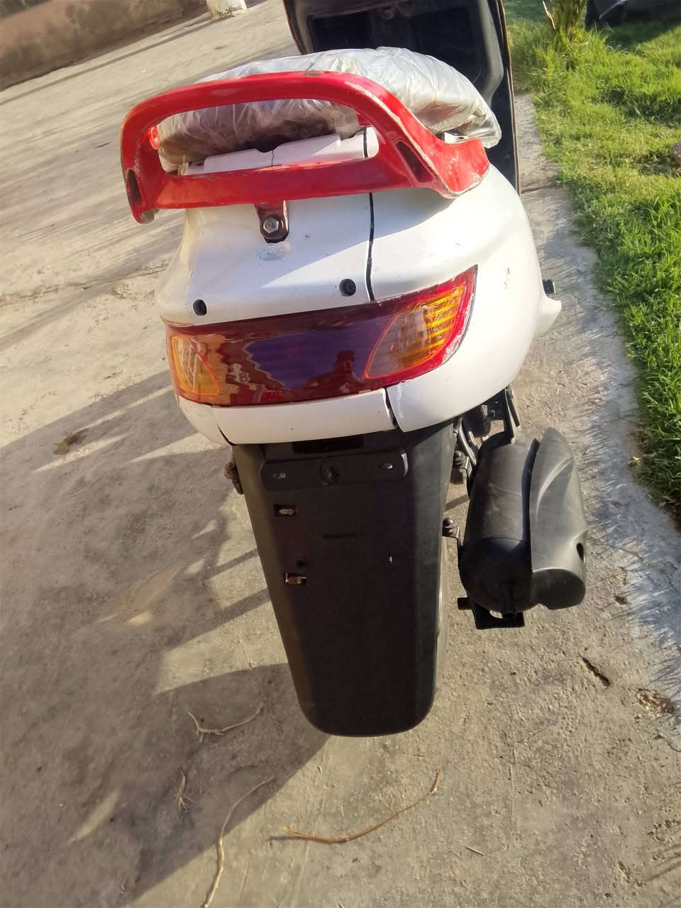 السلام عليكم
دراجه للبيع نضيفه سلف كهربائيات كلهه شغاله خير من الله


**إذا كنت صاحب هذا الإعلان وتريد حذفه لأي سبب، رجاءا أرسل رسالة إلى الدعم الفني**