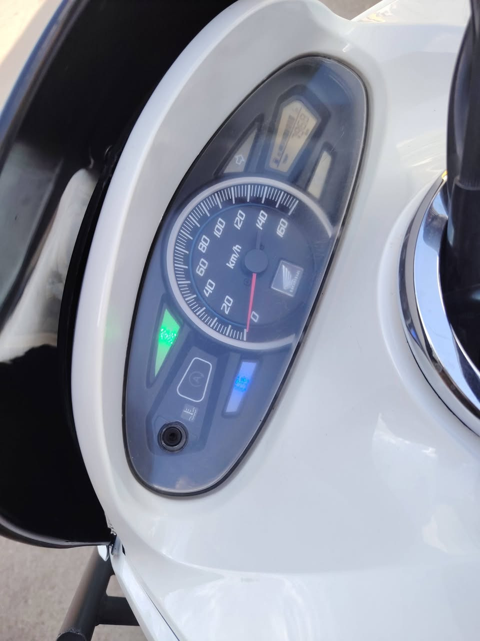 سلام عليكم دراجه بي سي اكس للبيع مكفوله كفاله عامه ياباني شلعه ومعدل كهربائيات فول دبلات جدد المكان بغداد سعر مليون واربع ميه مستعجل على بيعتها شراي يتصل***********
