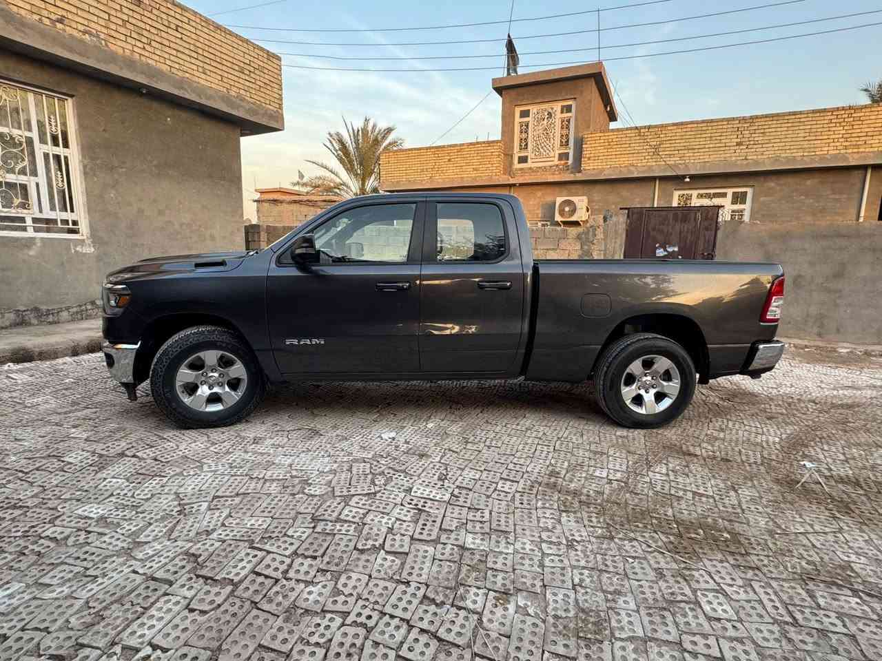 للبيع دوج رام موديل 22
بأسمي تحويل مباشر رقم بغداد
 بك هورن مكينه 5.7 تو ويل
 حادثها جاملغ و بنيد
باب كصيف بدي طويل
السعر 225و بيها مجال
عنوان بغداد جسر ديالى الجديد
رقمي ***********
باقي التفاصيل خاص
