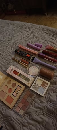 مكياج • ١٥ قطعة • توصيل