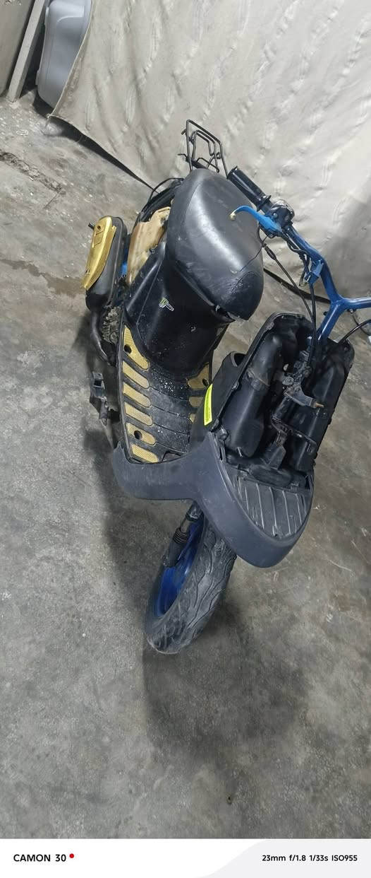 بطه ستين مال لعب للبيع تجفيت جديد صار له سبوع دراجه حلوه كفراتها وسواداتها كامل مكمل موجود فقط أكو مشكله بل كلج الأمامي قيم ونطي سعر.


**إذا كنت صاحب هذا الإعلان وتريد حذفه لأي سبب، رجاءا أرسل رسالة إلى الدعم الفني**