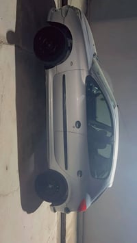 بيجو 206/2009 بيها  صبغ بنيد جاملغ امامي واحد بدون ضربه تريد تحويل او ...