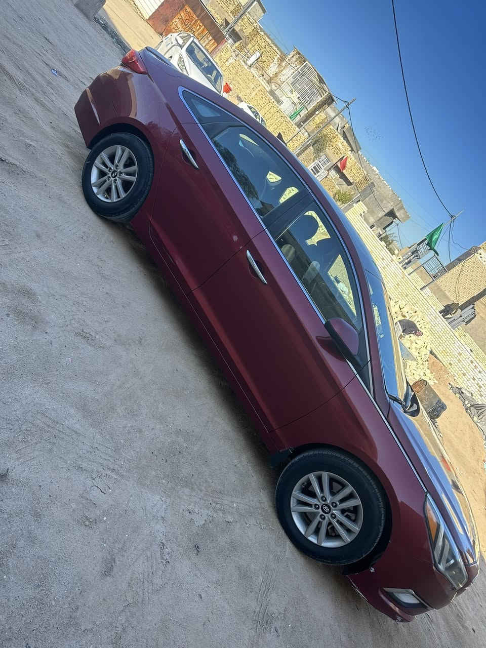 السلام عليكم سوناته للبيع وارد امريكي 2015 بيه قطعتين 
جاملغ وبنيد  تبريد تدفئه شغال تخم تاير وحداديه كله جديد رقم بابل جديدسونار مرفق بل منشور 
مكاني النجف الحيدريه 
السعر 105 وبيه مجال قليل 
***********
