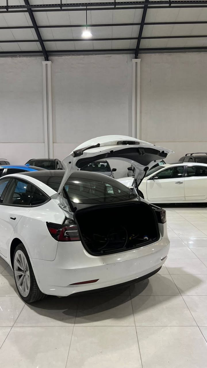 تسلا موديل ٣  اون لاين ٢٠٢٢ دبل موتور
ماشية ١٦ الف ميل 

حادث خفيف بدون صبوغ  بدل باب بلادي ارباك سليمة بشرط 

 بدون تعديل  سيارة كلش جديد بطارية %١٠٠ 

 سعر ١٨٥ ورقة 

مکان سیارە اربیل 

0770 222 5352  
واتس اب
