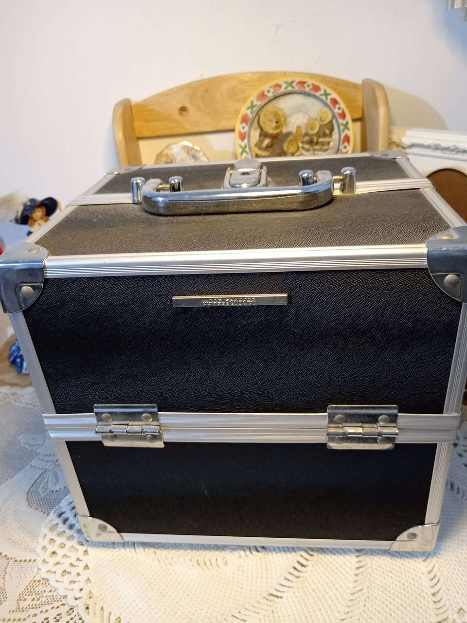 لوكر اكسسوارات او مكياج
طوابق
السعر ١٥
هههههه معليكم بالهوسه البي مابيه حيل افرغه


**إذا كنت صاحب هذا الإعلان وتريد حذفه لأي سبب، رجاءا أرسل رسالة إلى الدعم الفني**