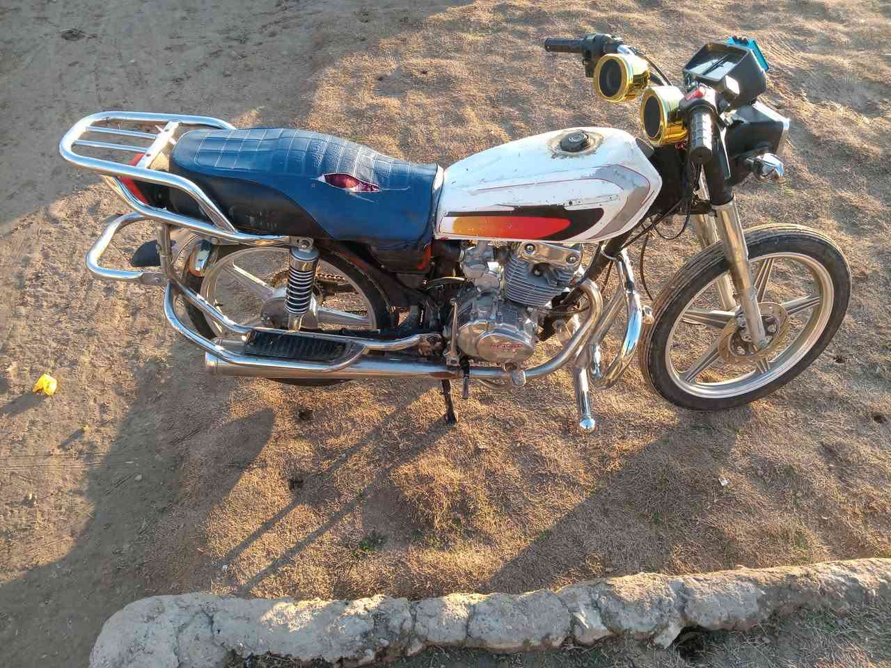 ماطور للبيع خمسه كير نضيف كلشي بي شغال اي استفسار مراسلة الصفحه او الاتصال على الرقم   
***********
